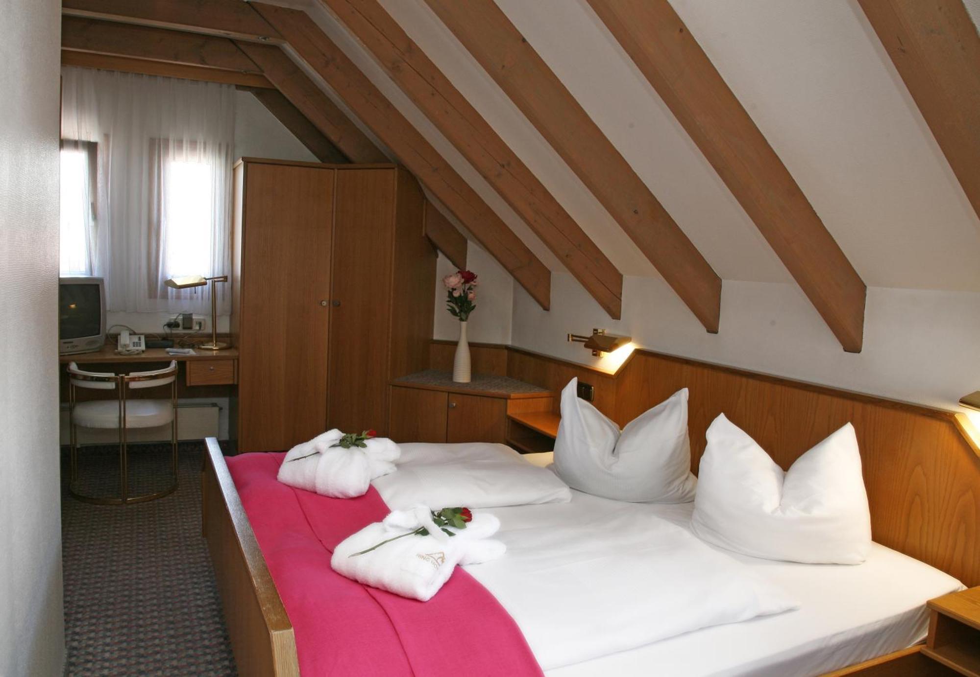 Hotel Mohren Ochsenhausen Экстерьер фото